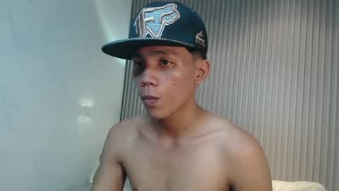 Snapshot of straight_moreno69 chatting on May 12, 2026, 9:50 am James online show from May 12, 2026, 9:50 am