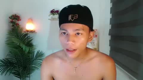 Snapshot of straight_moreno69 chatting on May 26, 2026, 6:42 am James online show from May 26, 2026, 6:42 am