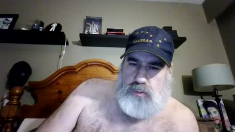 Straightbear4you online show from November 14, 2025, 1:32 pm
