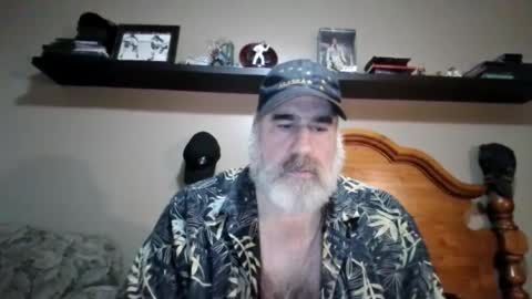Snapshot of straightbear4you chatting on July 18, 2026, 7:45 am Straightbear4you online show from July 18, 2026, 7:45 am