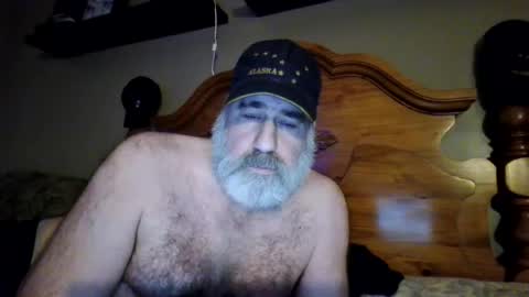 Snapshot of straightbear4you chatting on July 19, 2026, 10:30 am Straightbear4you online show from July 19, 2026, 10:30 am