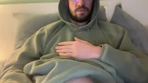 straightfirelotus69420 online show from December 19, 2025, 2:35 pm