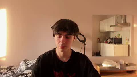 Snapshot of stralght_twinks chatting on May 3, 2026, 4:35 pm Ray online show from May 3, 2026, 4:35 pm