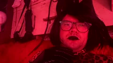 Snapshot of strangespence chatting on July 8, 2026, 3:44 am Mistress kinki online show from July 8, 2026, 3:44 am