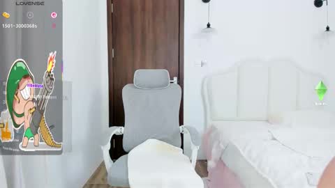 strawberry_loveee online show from February 4, 2026, 4:13 pm