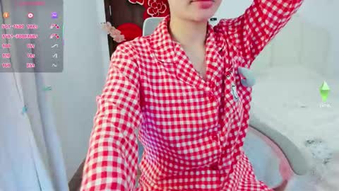 strawberry_loveee online show from February 21, 2026, 5:14 pm