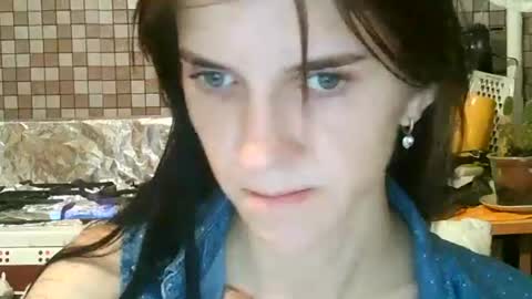 Strawberry Storm online show from October 16, 2025, 12:22 am