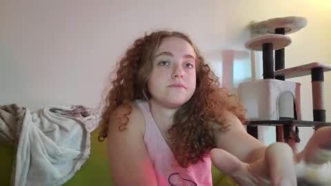 Snapshot of strawberrylotsacake chatting on September 9, 2025, 12:59 pm Strawberrylotsacake online show from September 9, 2025, 12:59 pm