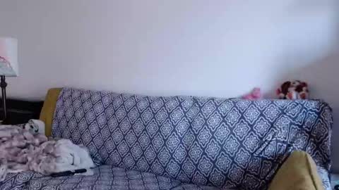 Snapshot of strawberrylotsacake chatting on November 19, 2025, 5:35 pm Strawberrylotsacake online show from November 19, 2025, 5:35 pm