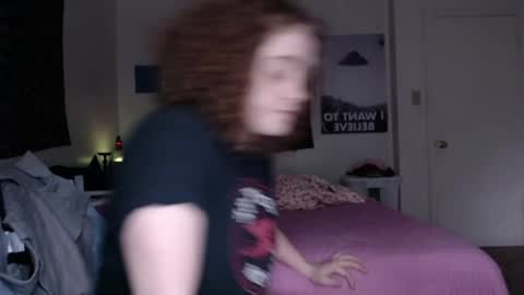 Strawberrylotsacake online show from April 25, 2026, 2:36 pm