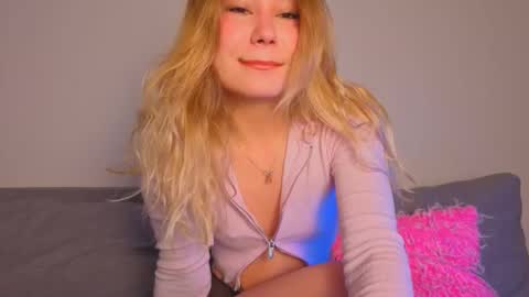 Tati and Lola online show from March 21, 2026, 4:06 am