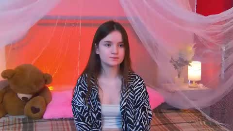 Snapshot of strawbunnybite chatting on May 19, 2026, 2:45 pm Bunny online show from May 19, 2026, 2:45 pm