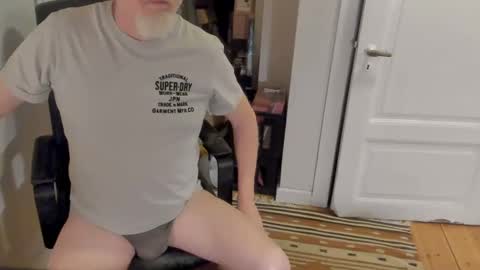 Snapshot of strip_m chatting on January 20, 2025, 5:48 pm strip_m online show from January 20, 2025, 5:48 pm