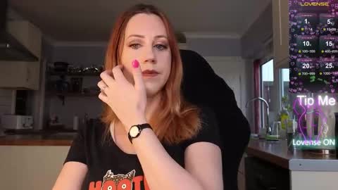 Amorina online show from February 10, 2026, 9:57 am