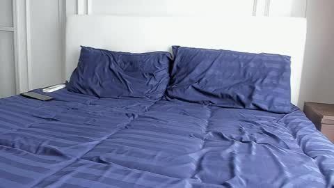 Snapshot of strong_arni chatting on December 14, 2025, 4:40 am Strong Arni online show from December 14, 2025, 4:40 am