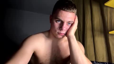 Strong Baby online show from November 19, 2025, 8:42 pm