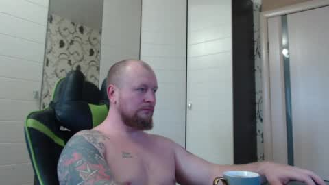 Snapshot of strongass18 chatting on April 19, 2026, 10:14 am Alex online show from April 19, 2026, 10:14 am