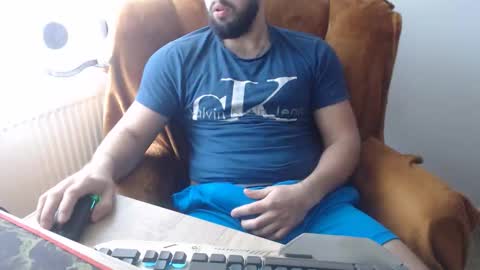 StrongCoffee online show from November 11, 2025, 9:42 am