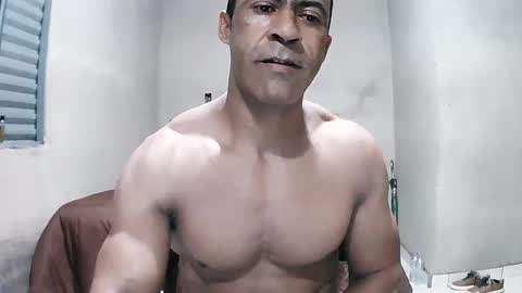 Snapshot of strongdaddyfantastic chatting on April 21, 2026, 12:01 am strongdaddyfantastic online show from April 21, 2026, 12:01 am