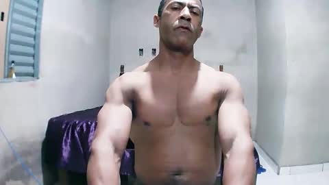 Snapshot of strongdaddyfantastic chatting on April 26, 2026, 6:22 am strongdaddyfantastic online show from April 26, 2026, 6:22 am