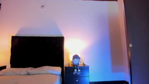 strosa_ online show from January 4, 2025, 11:17 pm