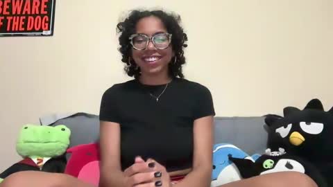 Snapshot of strrwberry chatting on March 5, 2025, 5:07 am strrwberry online show from March 5, 2025, 5:07 am