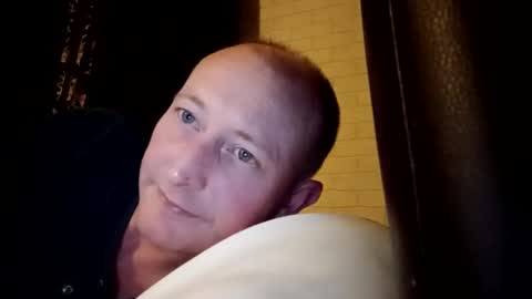 stu_art83 online show from May 9, 2026, 12:05 am