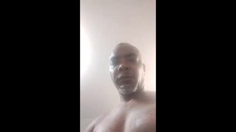 Snapshot of studd77637299 chatting on March 1, 2025, 10:24 am studd77637299 online show from March 1, 2025, 10:24 am