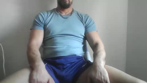 Snapshot of studdotcom chatting on April 1, 2026, 9:21 am Ero online show from April 1, 2026, 9:21 am