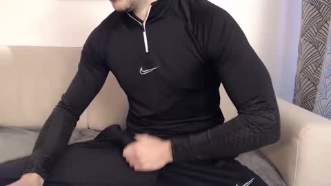 Stud From Paris online show from March 29, 2026, 1:00 pm