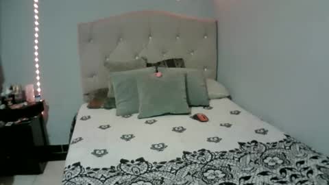 DORIANMAIRA online show from February 8, 2025, 5:18 pm