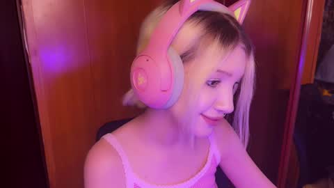 Snapshot of stuffy_ri chatting on December 8, 2024, 2:39 am stuffy_ri online show from December 8, 2024, 2:39 am