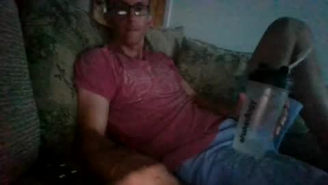 Snapshot of stuuuey73 chatting on June 27, 2026, 8:36 pm stuuuey73 online show from June 27, 2026, 8:36 pm