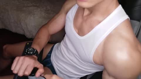 Snapshot of stylishman01 chatting on April 29, 2026, 12:42 pm stylish man online show from April 29, 2026, 12:42 pm