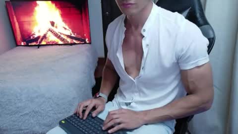 Snapshot of stylishman01 chatting on May 15, 2026, 8:05 pm stylish man online show from May 15, 2026, 8:05 pm