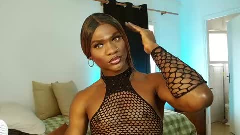 Snapshot of suannyklatten_ chatting on February 21, 2025, 12:06 pm Suanny Klatten It is my account independent online show from February 21, 2025, 12:06 pm