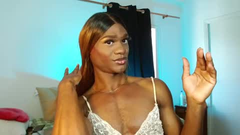 Snapshot of suannyklatten_ chatting on February 24, 2025, 12:59 pm Suanny Klatten It is my account independent online show from February 24, 2025, 12:59 pm