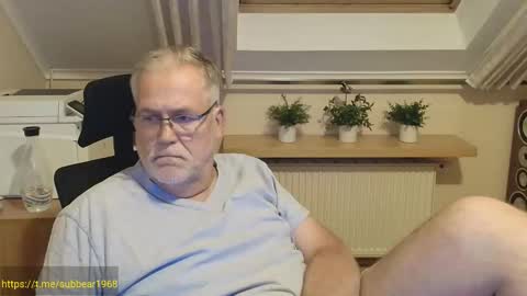 subbear1968 online show from June 1, 2026, 8:43 pm
