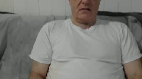 subforlatinas online show from December 15, 2025, 8:07 am