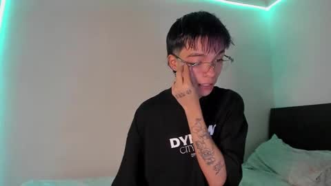 Snapshot of submissive_boyy_ chatting on January 2, 2025, 2:57 pm nico online show from January 2, 2025, 2:57 pm