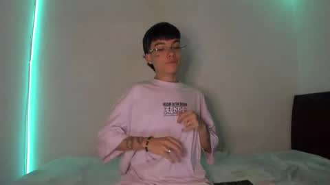 Snapshot of submissive_boyy_ chatting on January 3, 2025, 4:16 pm nico online show from January 3, 2025, 4:16 pm