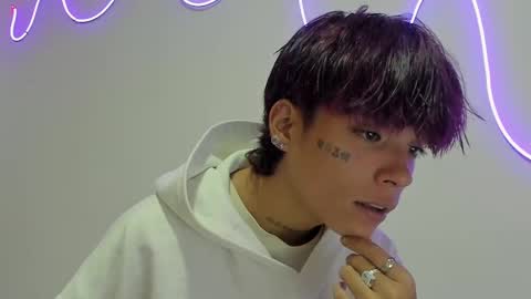 Snapshot of submissive_boyy_ chatting on October 10, 2025, 6:07 pm nico online show from October 10, 2025, 6:07 pm