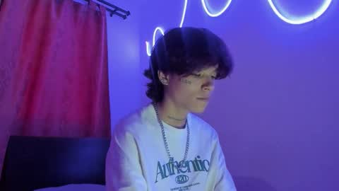 Snapshot of submissive_boyy_ chatting on December 16, 2025, 6:13 pm nico online show from December 16, 2025, 6:13 pm