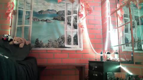 sofhia online show from October 17, 2025, 3:10 am