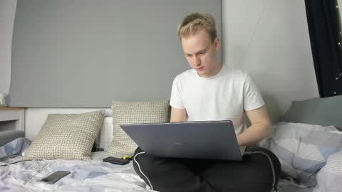 Snapshot of successful_kevin chatting on September 22, 2025, 6:21 pm Kevin online show from September 22, 2025, 6:21 pm