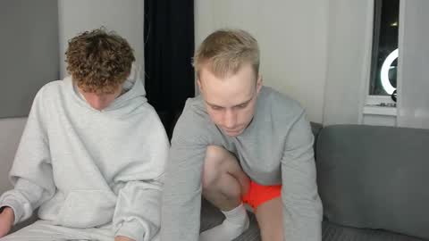 Snapshot of successful_kevin chatting on November 11, 2025, 7:14 pm Kevin online show from November 11, 2025, 7:14 pm