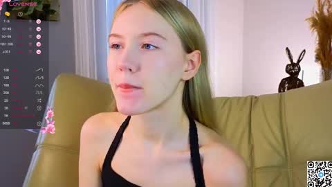 Snapshot of succubelle chatting on November 12, 2025, 6:25 am Eda online show from November 12, 2025, 6:25 am