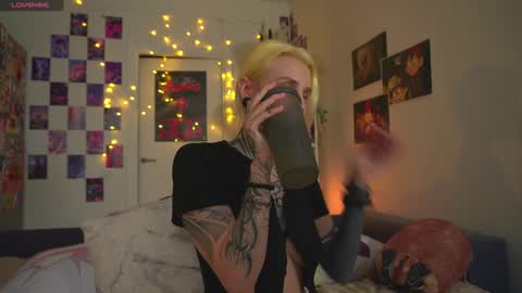 Snapshot of succubus_66 chatting on January 13, 2025, 9:08 am succubus_66 online show from January 13, 2025, 9:08 am