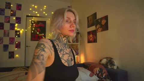 Snapshot of succubus_66 chatting on February 24, 2025, 3:31 pm succubus_66 online show from February 24, 2025, 3:31 pm