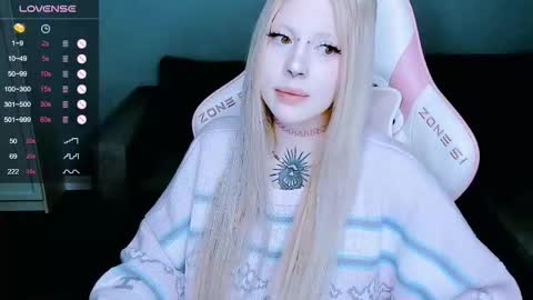 Snapshot of succubus_leslie chatting on December 14, 2025, 1:44 am succubus_leslie online show from December 14, 2025, 1:44 am